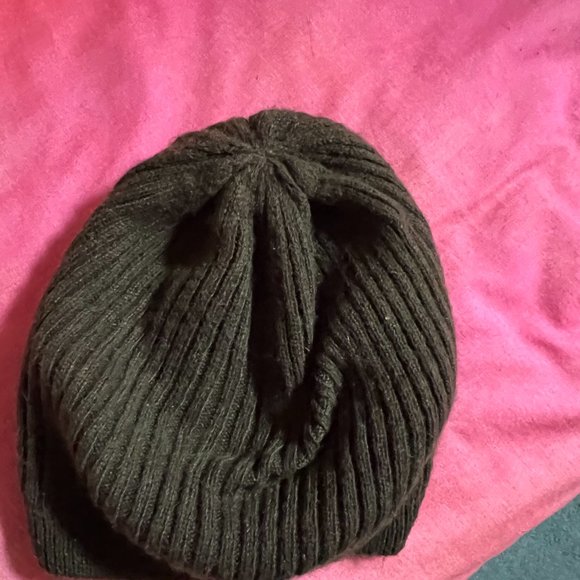 NWT Anthropologie slouchy beanie, olive OS - Picture 3 of 3